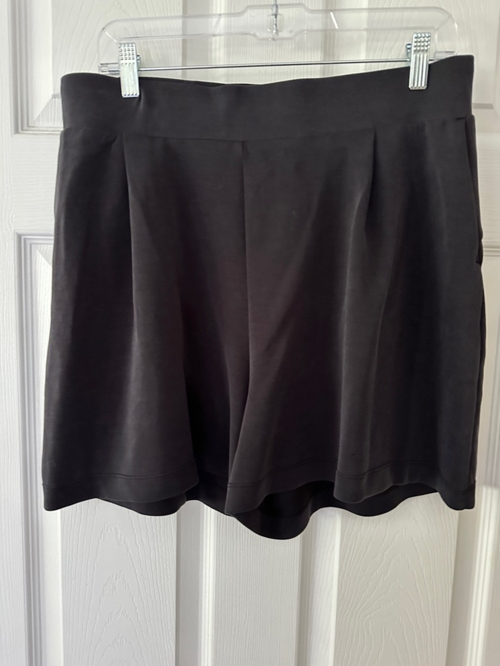 ODOS Black Pleated Dressy Shorts XL